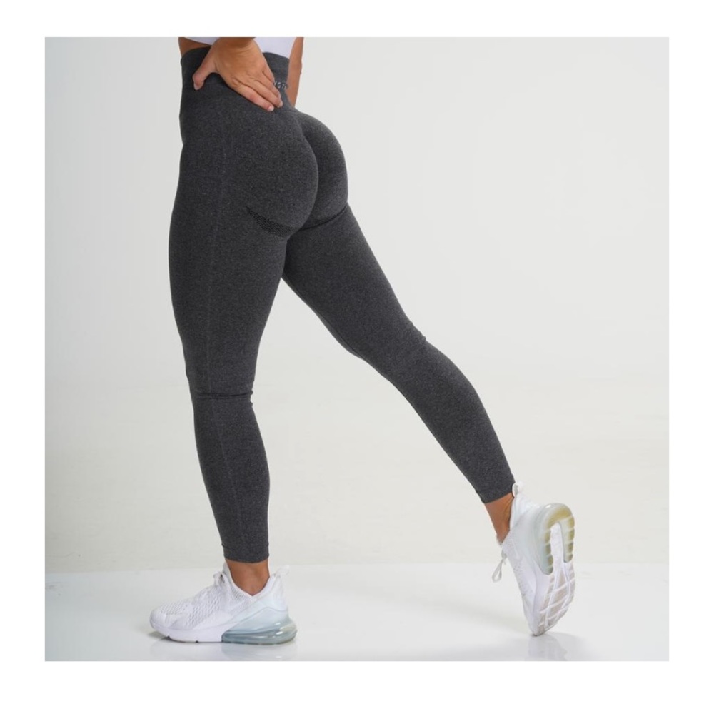 Like New NVGTN Black Speckled Seamless Leggings
